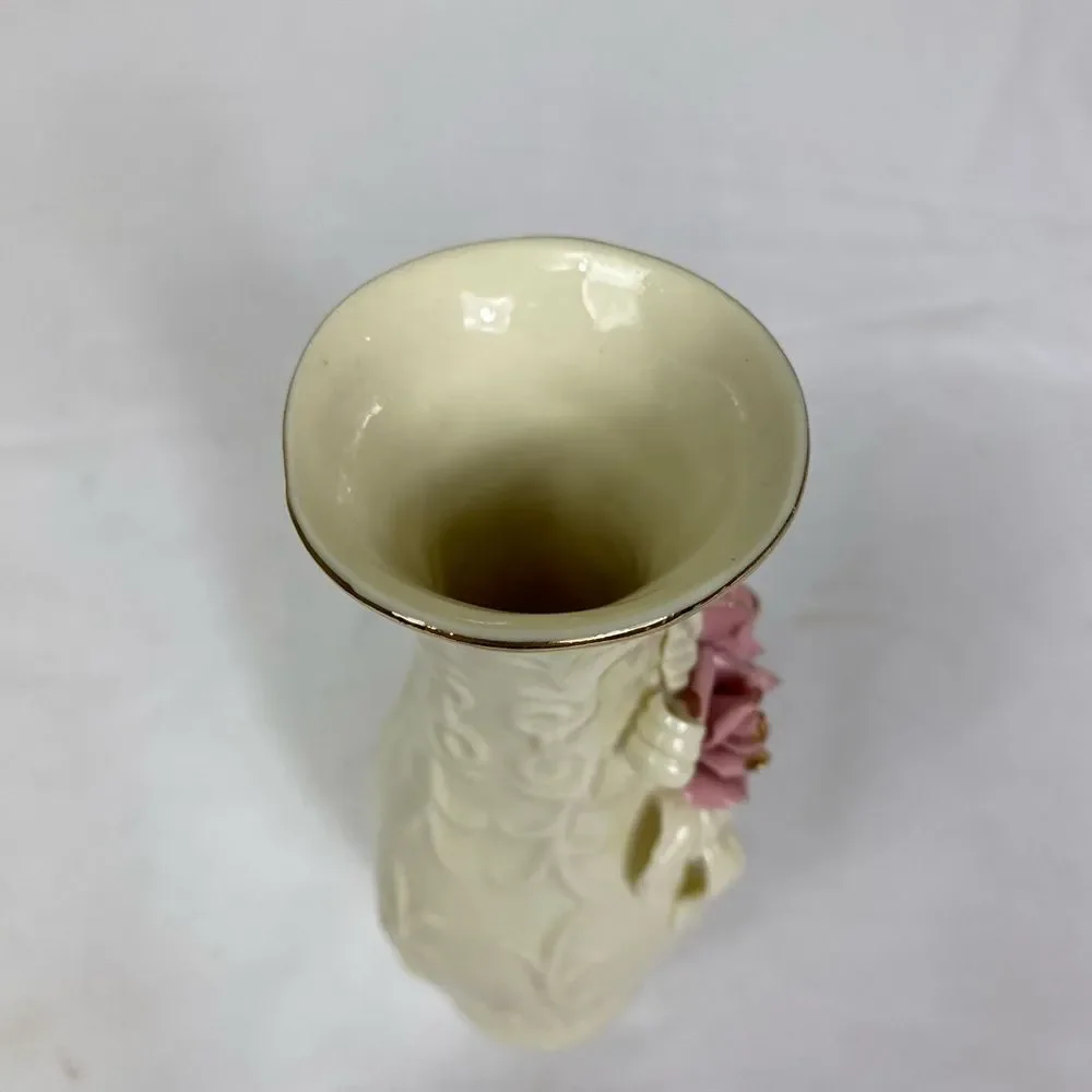 Elegant Ivory Porcelain vase w/pink roses and gold trim